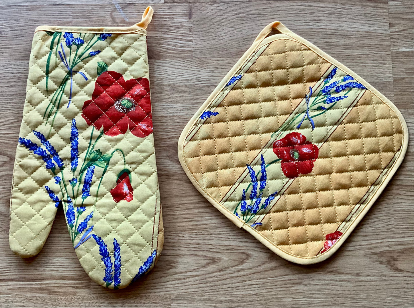 Hot Pad and Mit Set Poppy Yellow